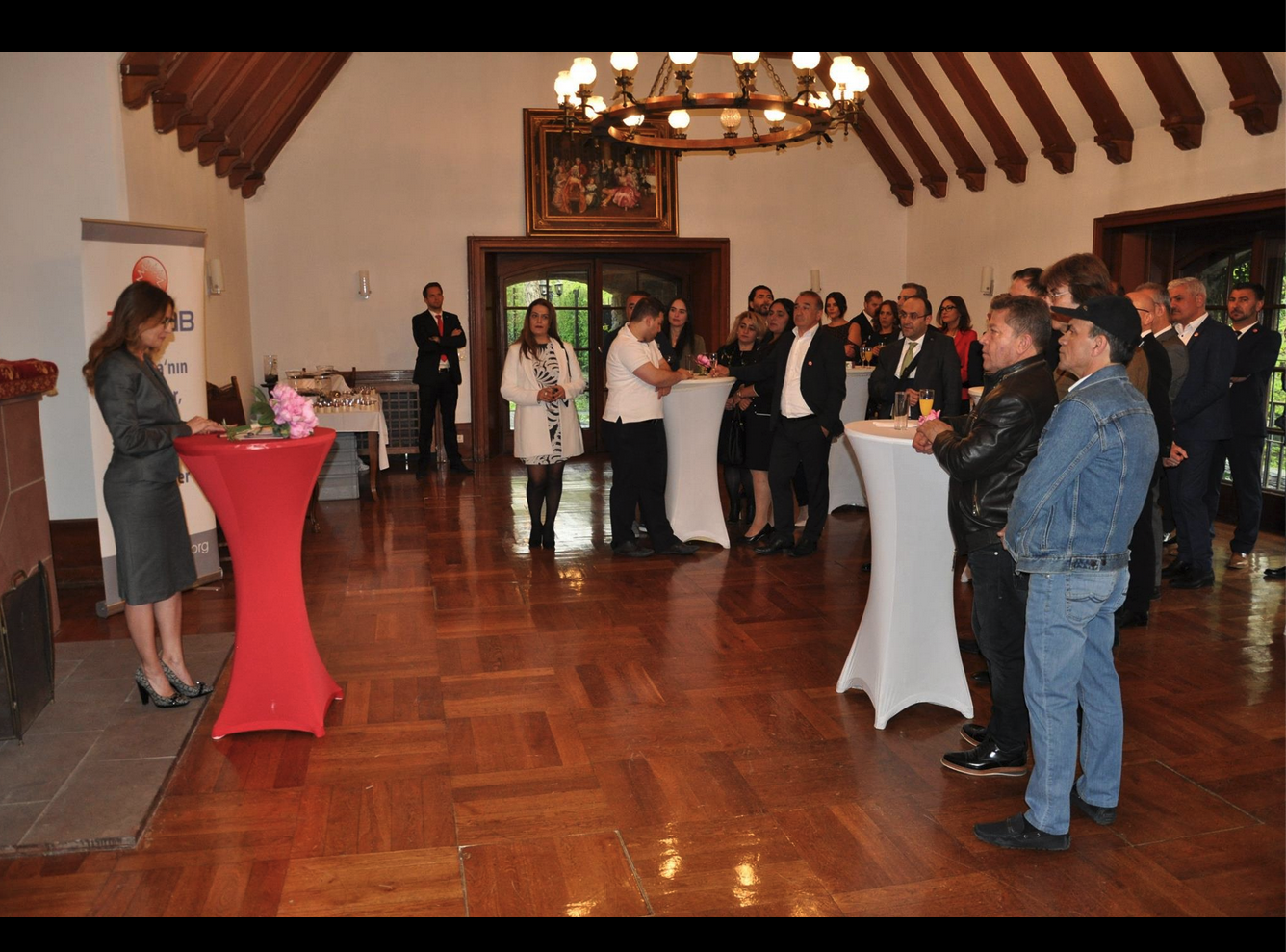 ATİYAB HESSEN İŞ ADAMLARINI SCHLOSS USINGEN DE KONUK EDİYOR