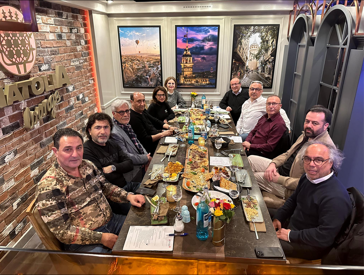 Yönetim kurulu toplantımız   Kurul üyesi Abbas Dağlık Beyin Anatolia Restaurant Frankfurt da gerçekleşti 