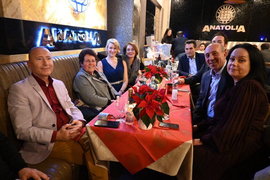 Atiyab Ticaret ve Yatirim Birligi  Anatolia Restaurant-Off da 