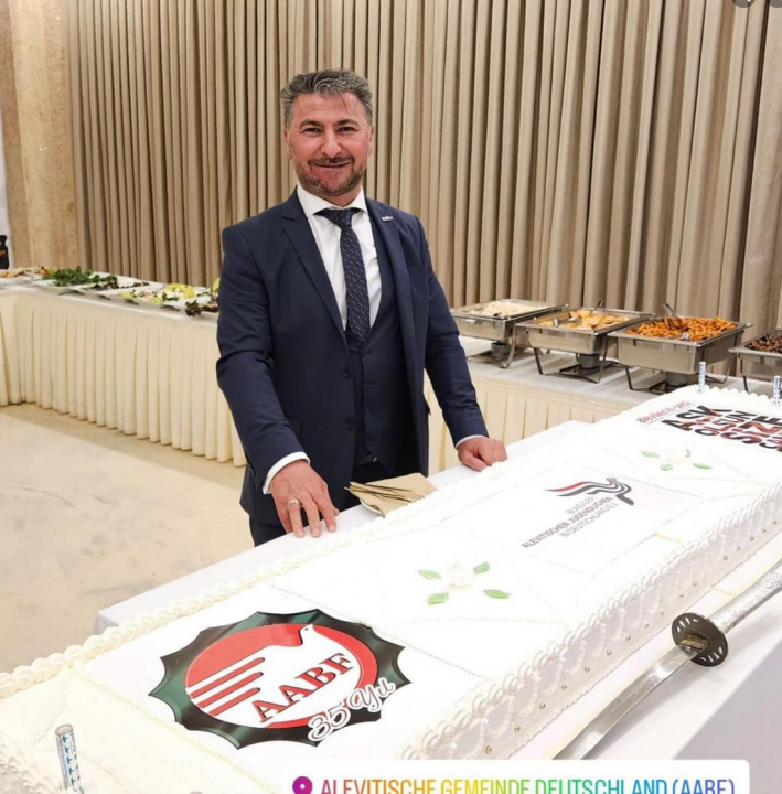 Avrupanın en güçlü Alevi örgütlenmesi olan Almanya Alevi Birlikleri Federasyonunun  35. yıl kutlamasında
