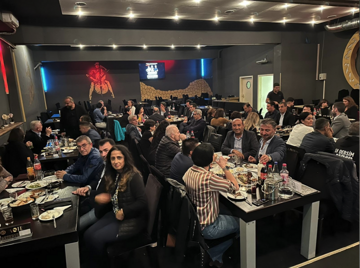 Nadir Temiz' in Mojen Performance mekanındayız