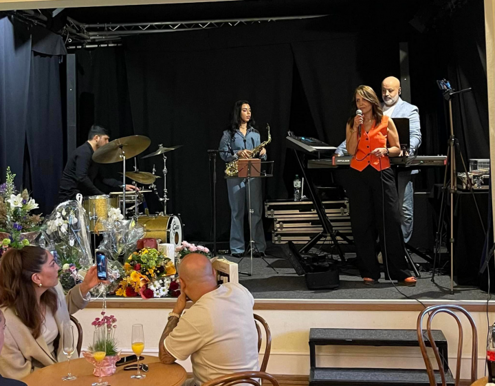 Eş başkanımız Sayın Hatice Çavuş mesleğinin 20.yılını Dostlari ve is ortakları ile kutladı.