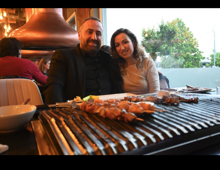 Atiyab Ticaret ve Yatirim Birligi, The Meat.ing Table-BBQ-House'de.