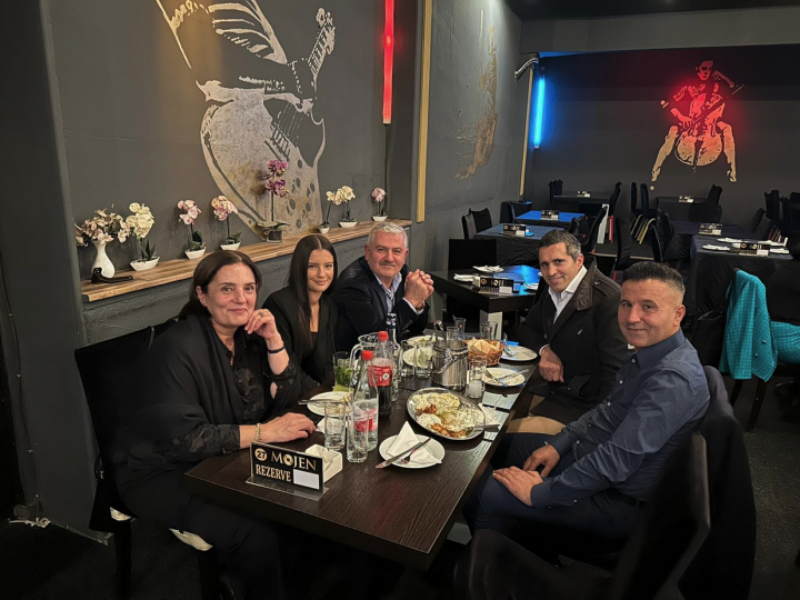 Nadir Temiz' in Mojen Performance mekanındayız