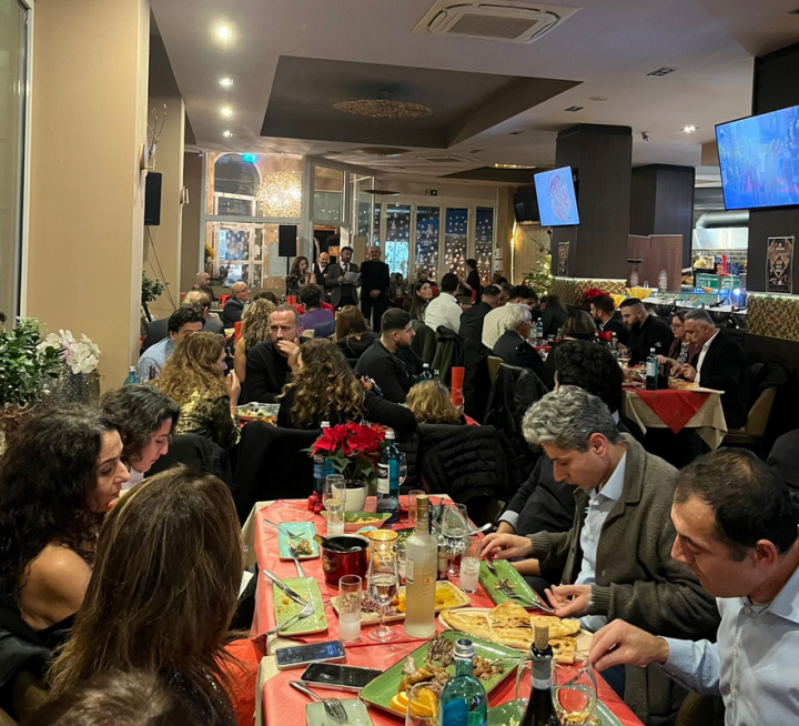 Atiyab Ticaret ve Yatirim Birligi, Anatolia Restaurant-Off'da.
