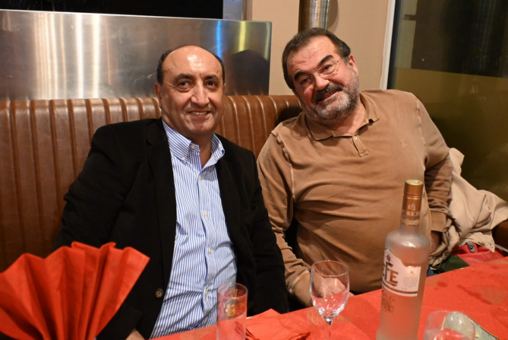 Atiyab Ticaret ve Yatirim Birligi, Anatolia Restaurant-Off'da.