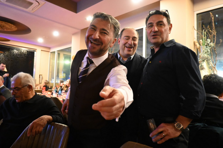 Atiyab Ticaret ve Yatirim Birligi, Anatolia Restaurant-Off'da.