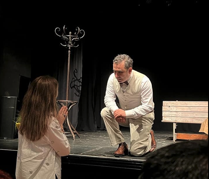 Atiyab Ticaret ve Yatirim Birligi, Internationales Theater Frankfurt'ta.