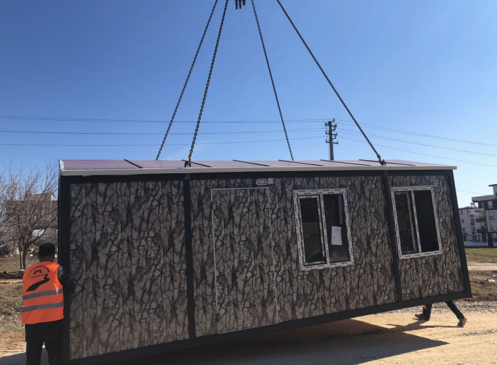 Atiyab Deprem bölgesinde