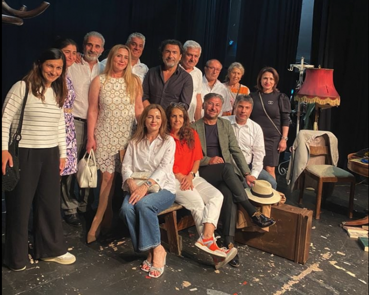 Atiyab Ticaret ve Yatirim Birligi, Internationales Theater Frankfurt'ta.